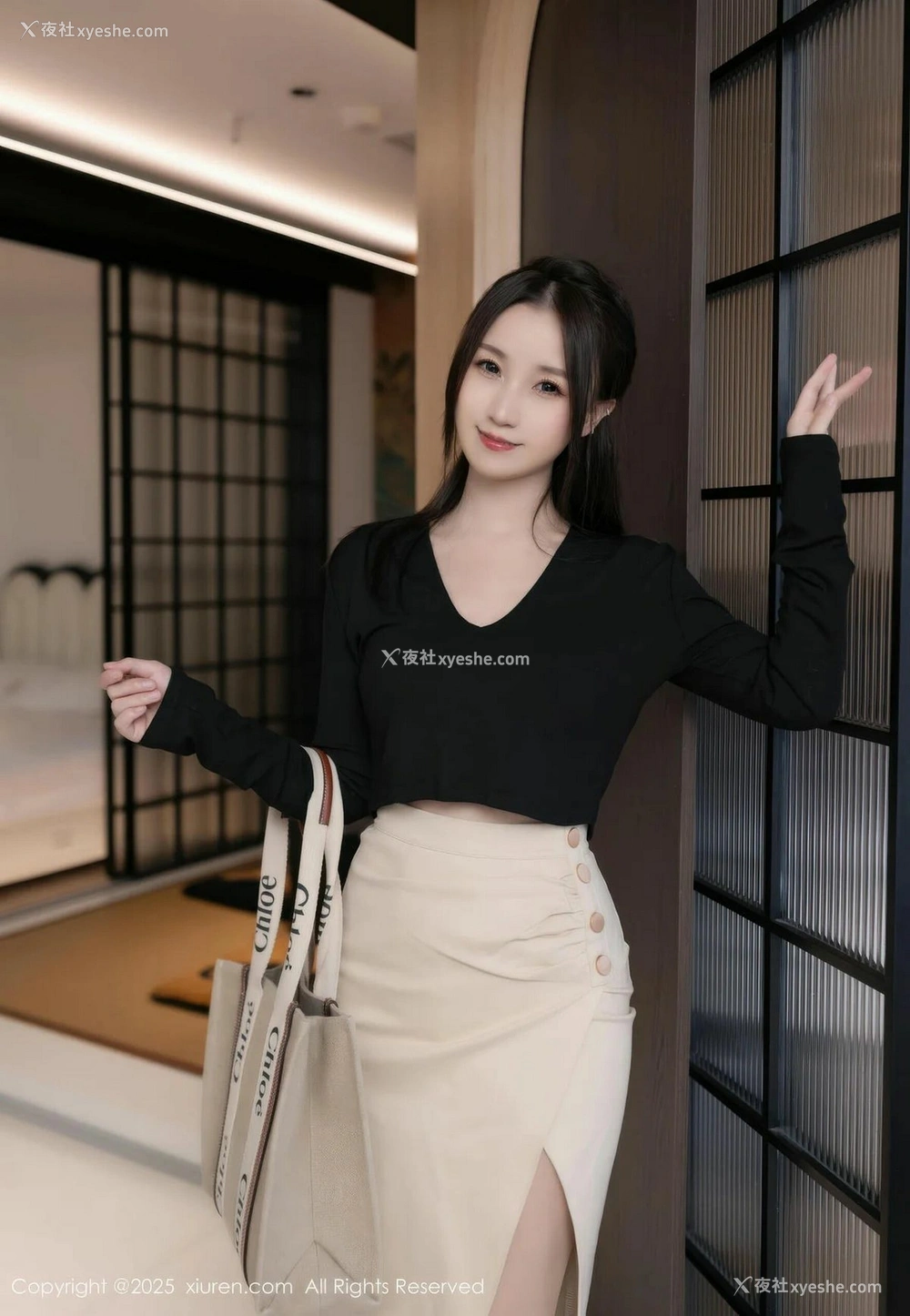 1P - [XiuRen秀人网] No.10576 杏子Yada [82P]