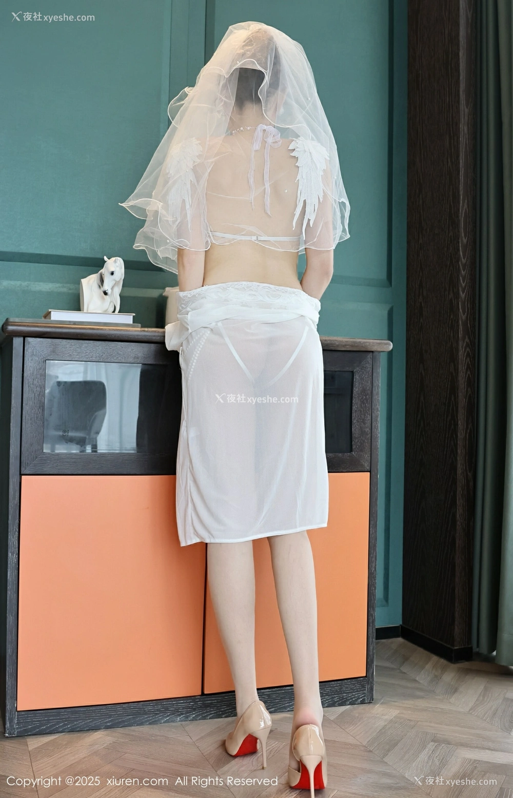 1P - [XiuRen秀人网] No.10559 糯梨子 [71P]