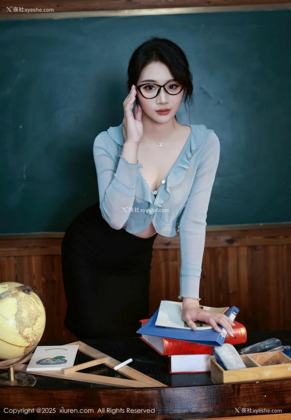 1P - [XiuRen秀人网] No.10585 南乔 [89P]