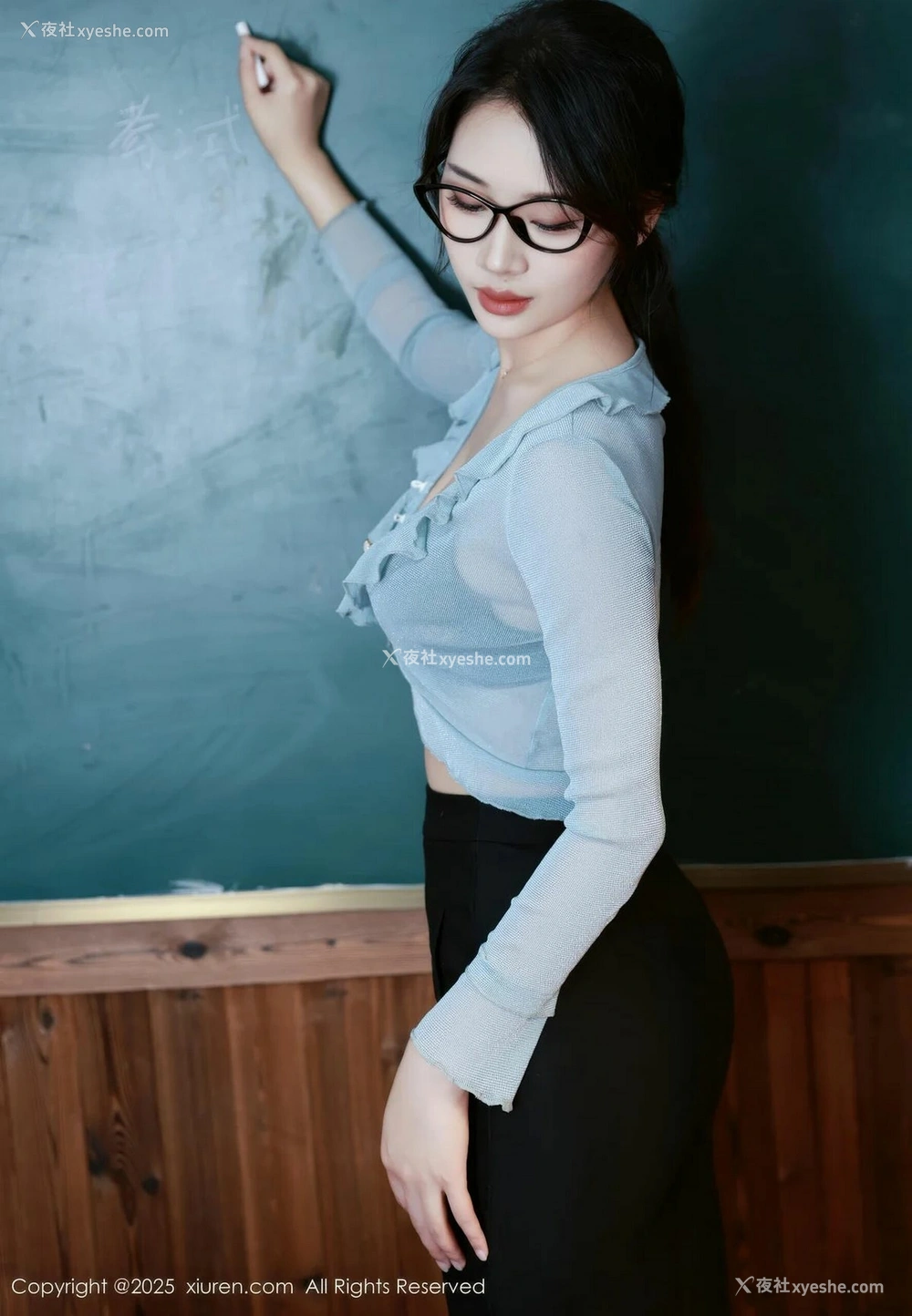1P - [XiuRen秀人网] No.10585 南乔 [89P]