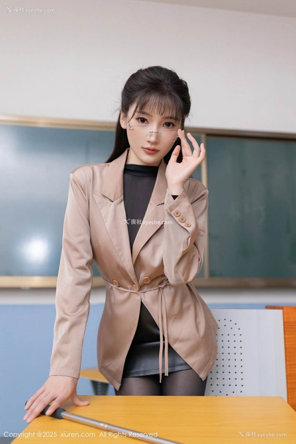 1P - [XiuRen秀人网] No.10558 陆萱萱 [81P]