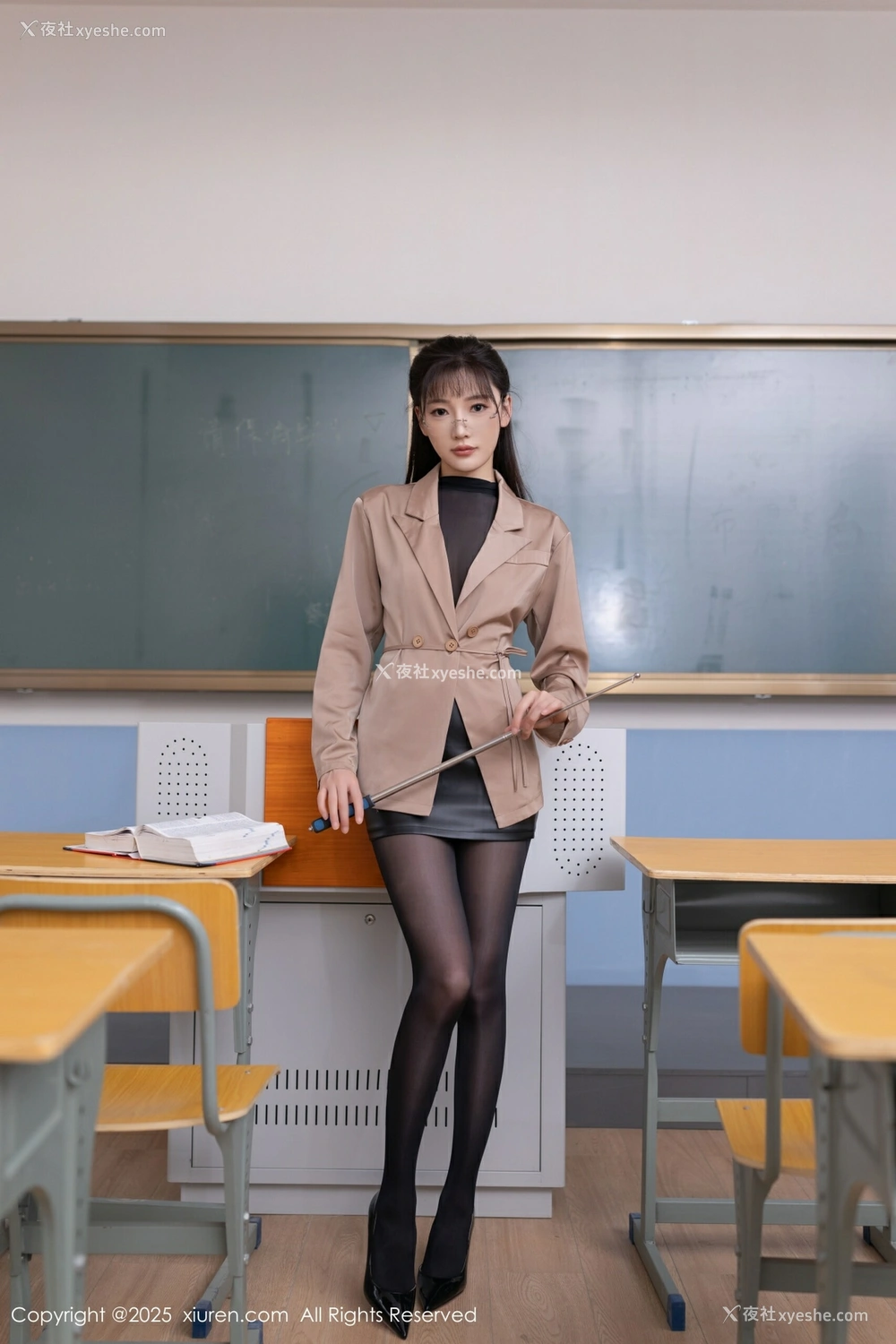 1P - [XiuRen秀人网] No.10558 陆萱萱 [81P]