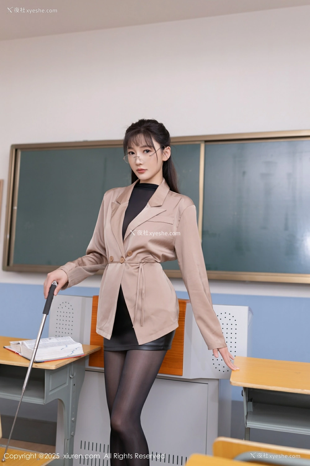 1P - [XiuRen秀人网] No.10558 陆萱萱 [81P]