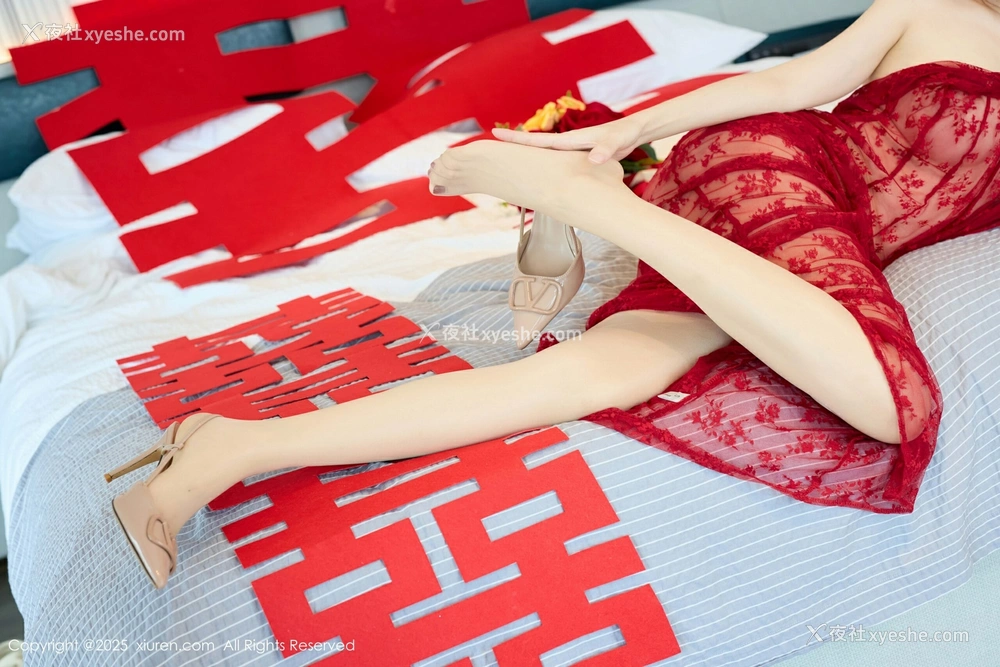 1P - [XiuRen秀人网] No.10578 尹甜甜 [70P]