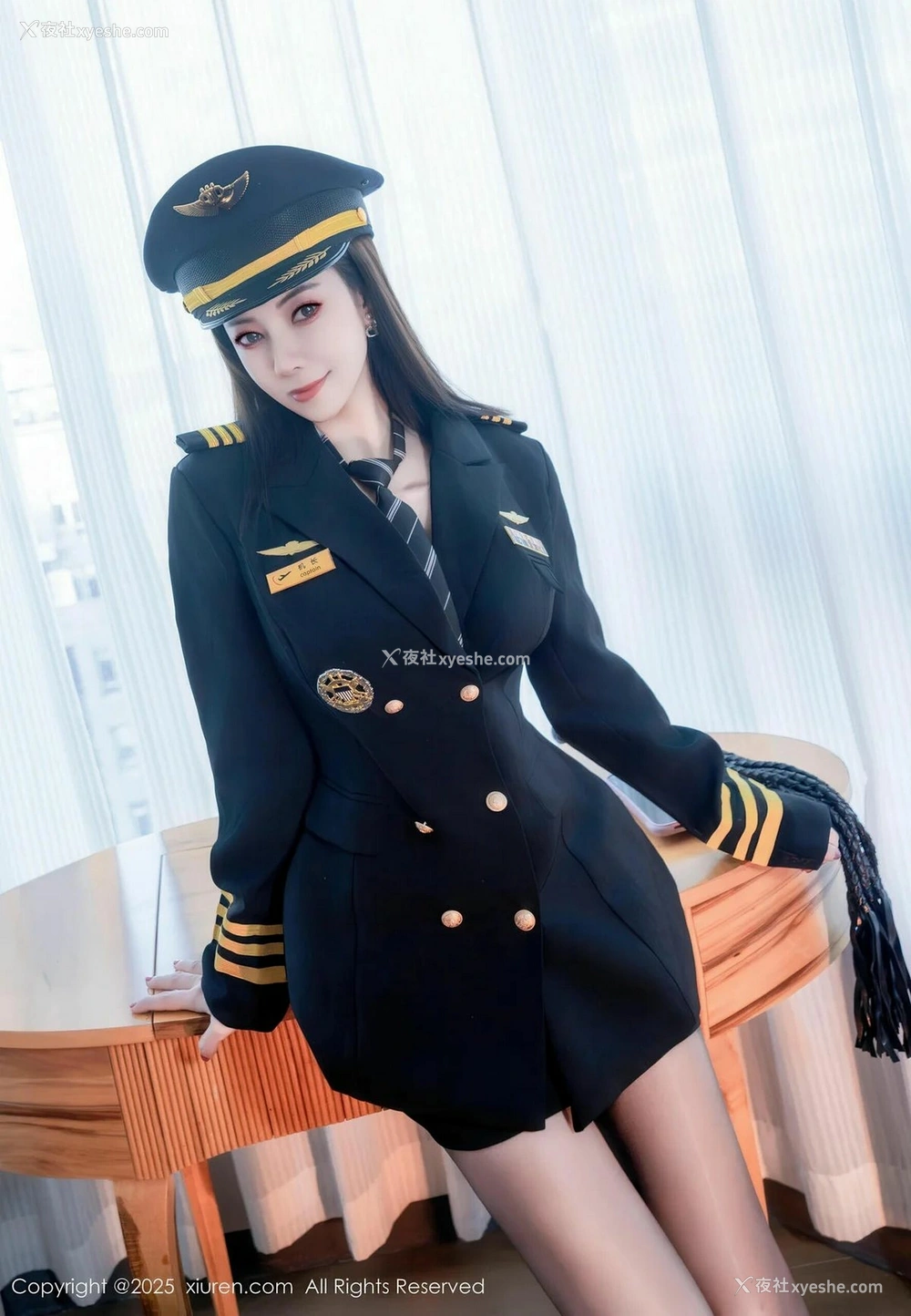 1P - [XiuRen秀人网] No.10580 果儿Victoria [93P]