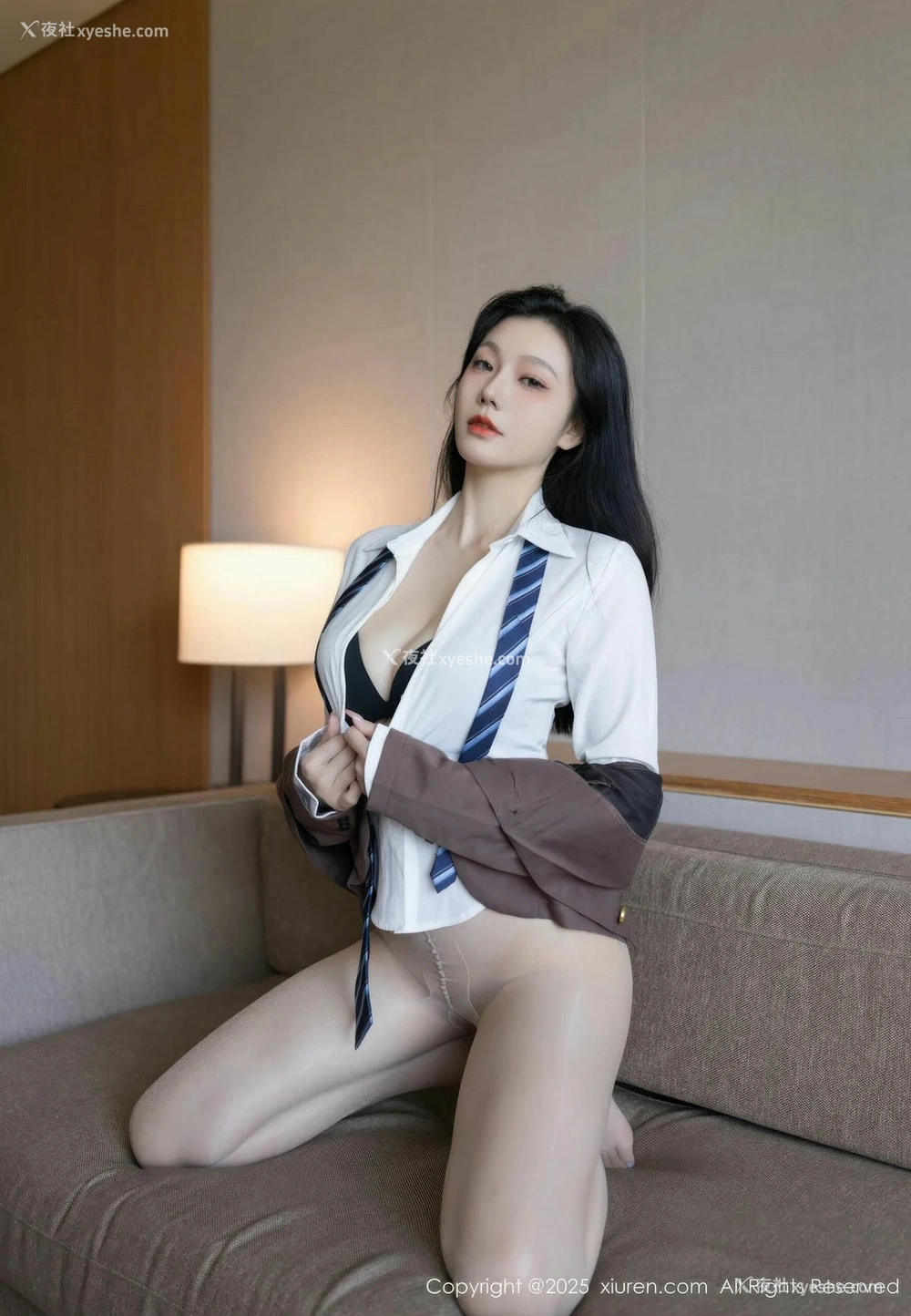 1P - [XiuRen秀人网] No.10571 安然anran [81P]