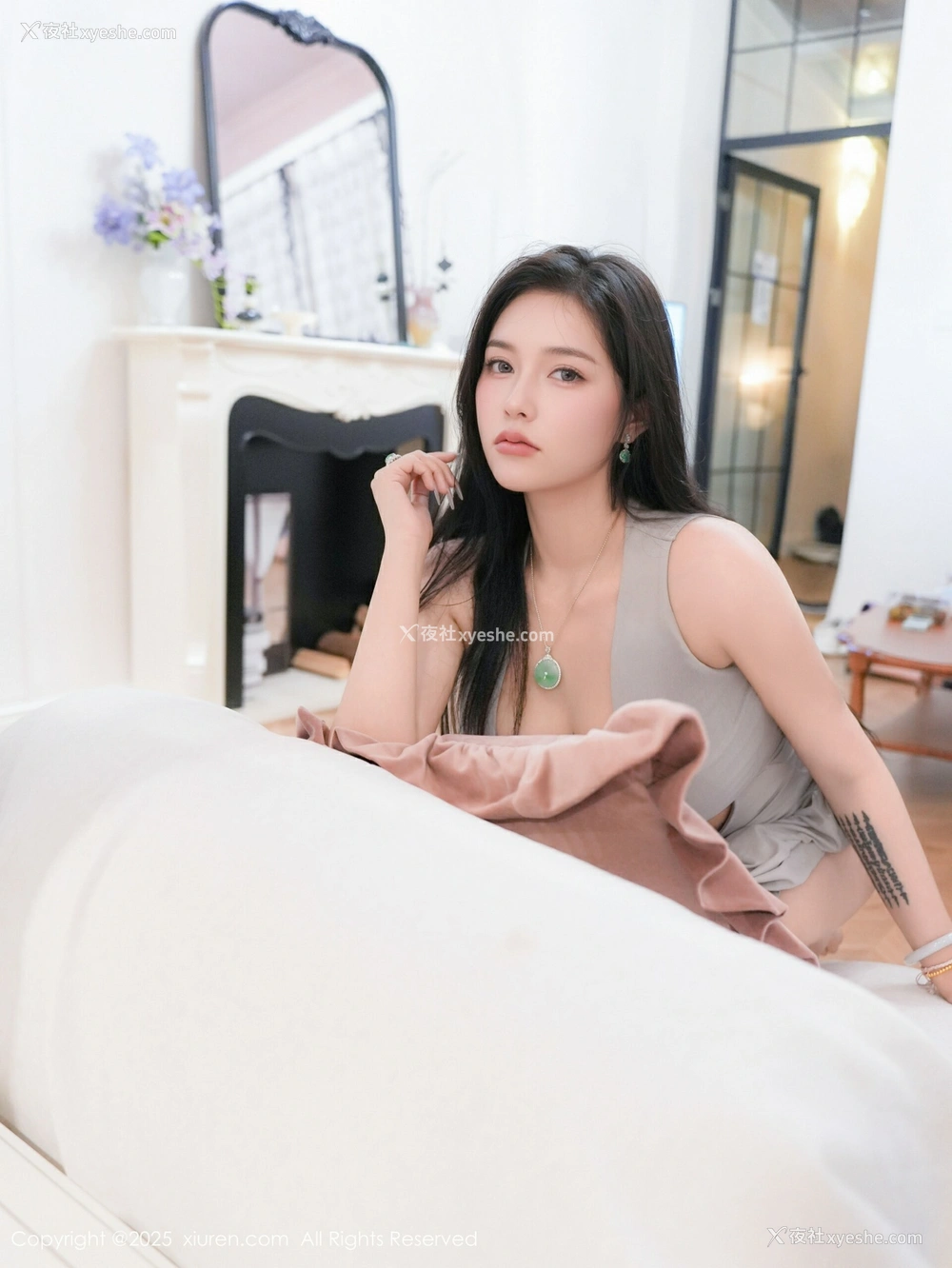 1P - [XiuRen秀人网] No.10568 娜比 [71P]