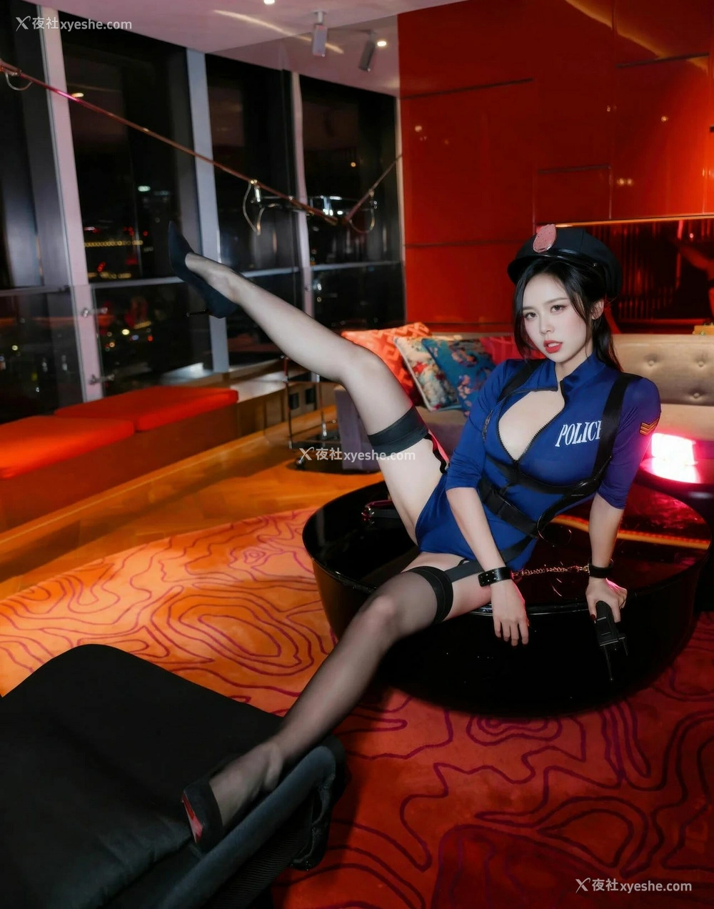 1P - [XiuRen秀人网] No.10569 玫瑰我爱你 [86P]