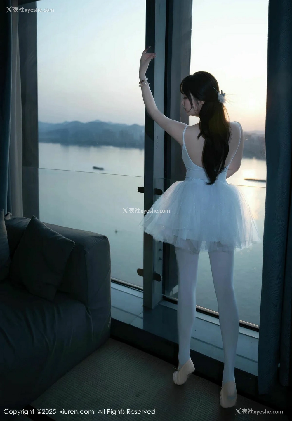 1P - [XiuRen秀人网] No.10575 软情 [79P]