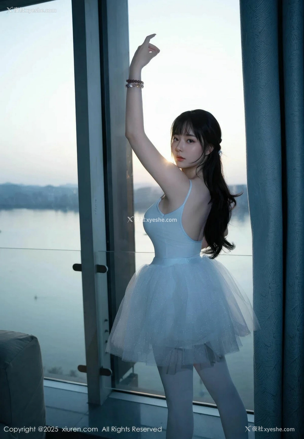 1P - [XiuRen秀人网] No.10575 软情 [79P]