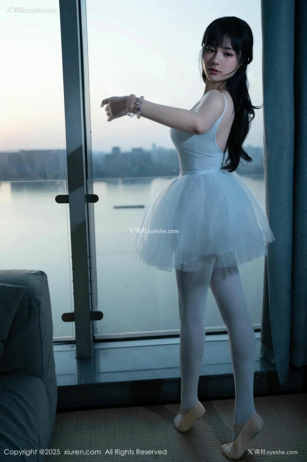 1P - [XiuRen秀人网] No.10575 软情 [79P]