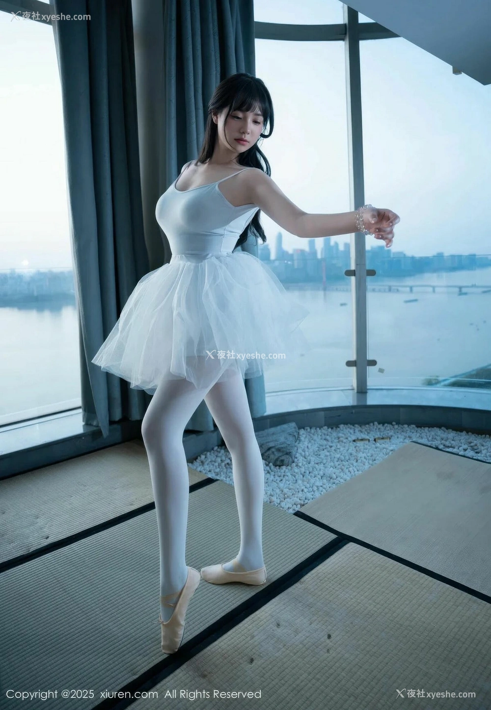 1P - [XiuRen秀人网] No.10575 软情 [79P]