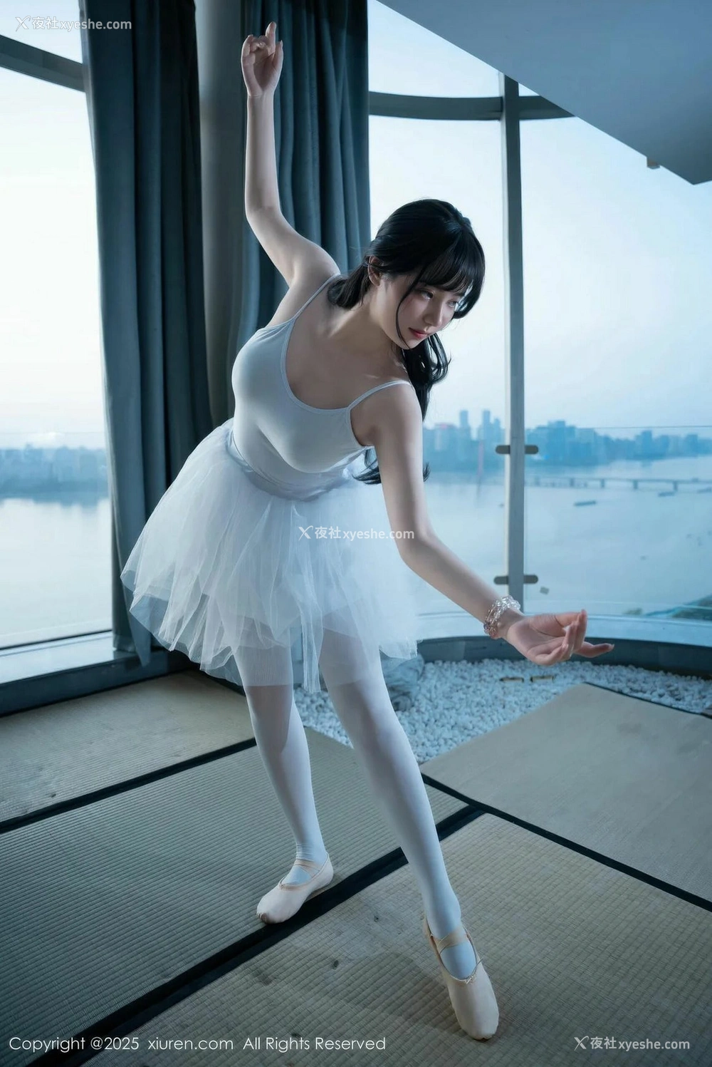 1P - [XiuRen秀人网] No.10575 软情 [79P]