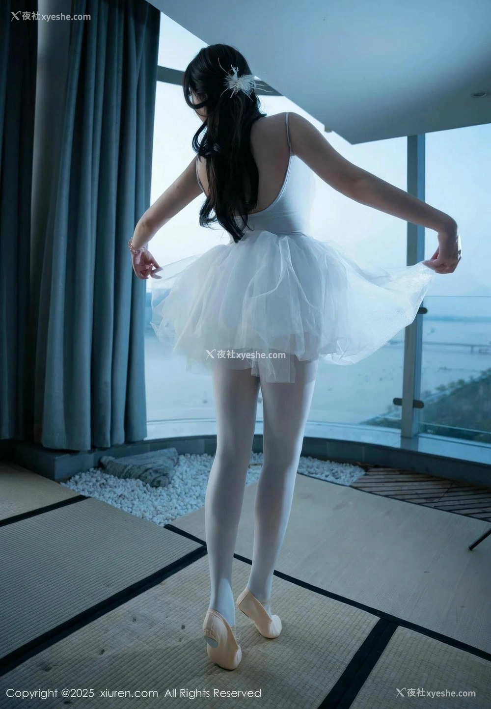 1P - [XiuRen秀人网] No.10575 软情 [79P]