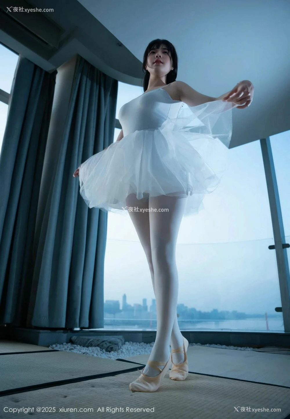 1P - [XiuRen秀人网] No.10575 软情 [79P]