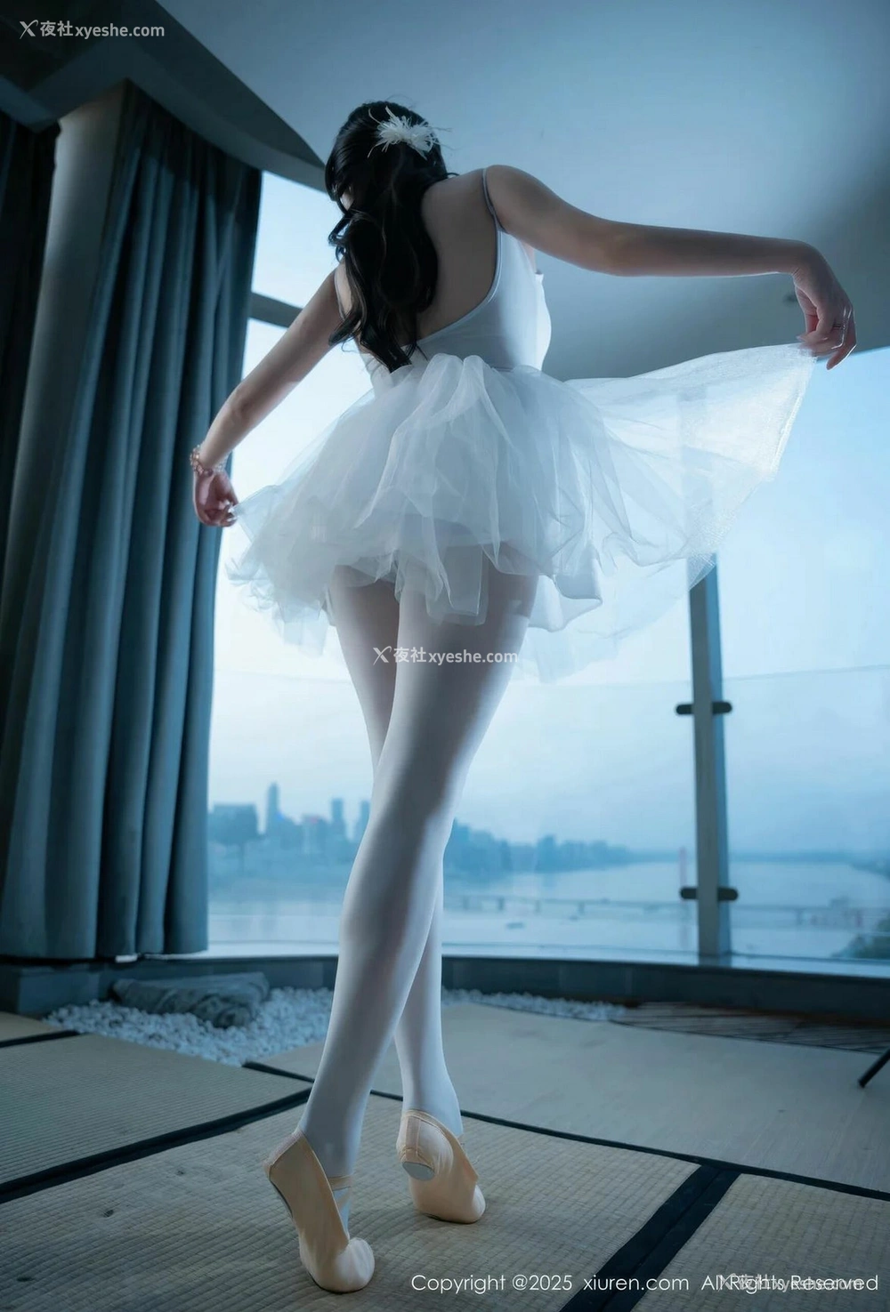 1P - [XiuRen秀人网] No.10575 软情 [79P]