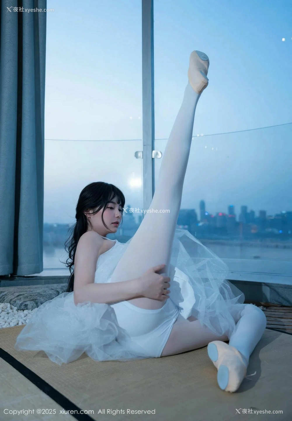 1P - [XiuRen秀人网] No.10575 软情 [79P]