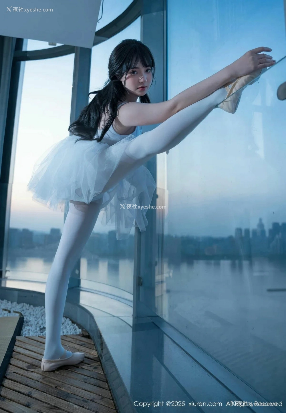 1P - [XiuRen秀人网] No.10575 软情 [79P]