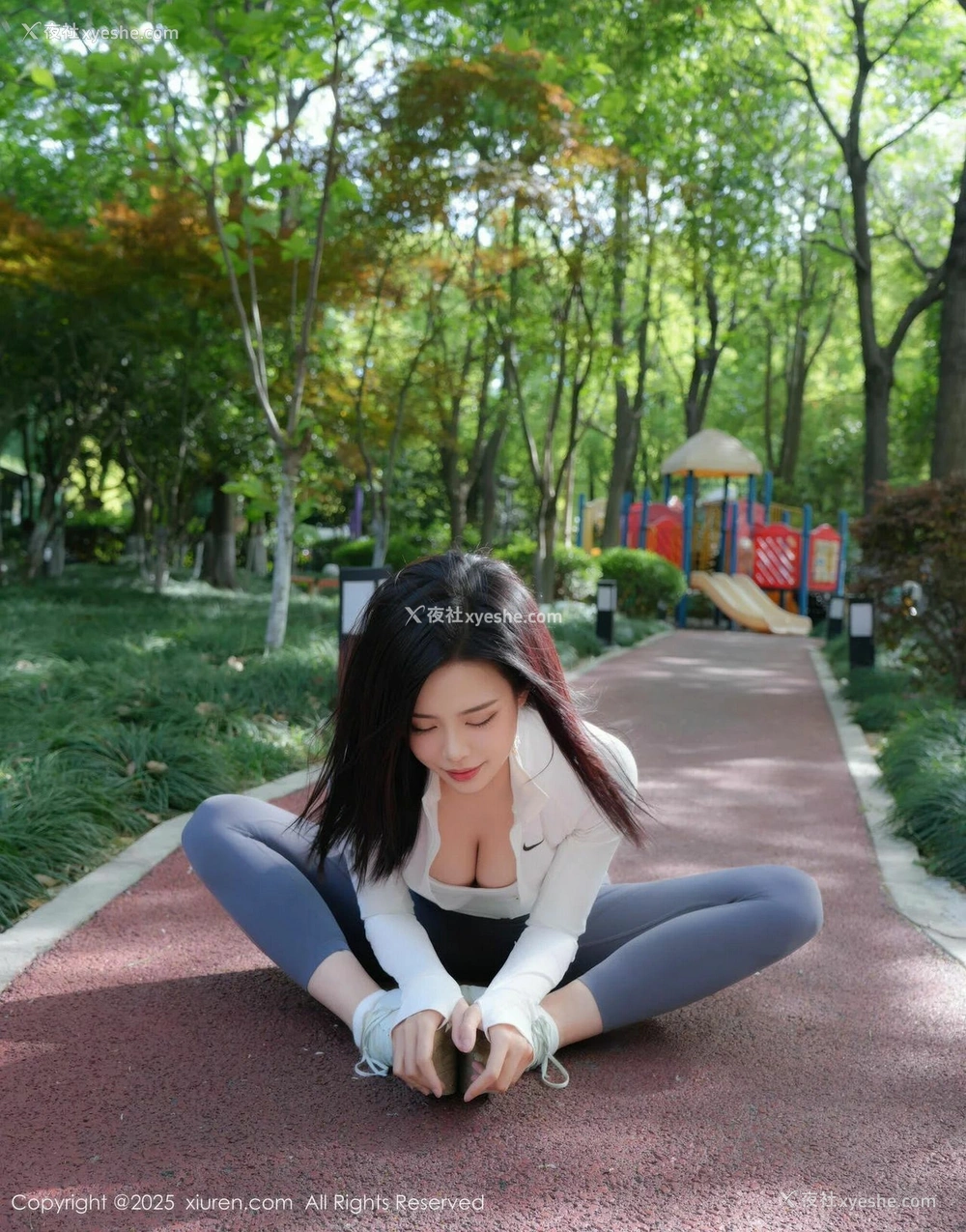 1P - [XiuRen秀人网] No.10595 玫瑰我爱你 [82P]