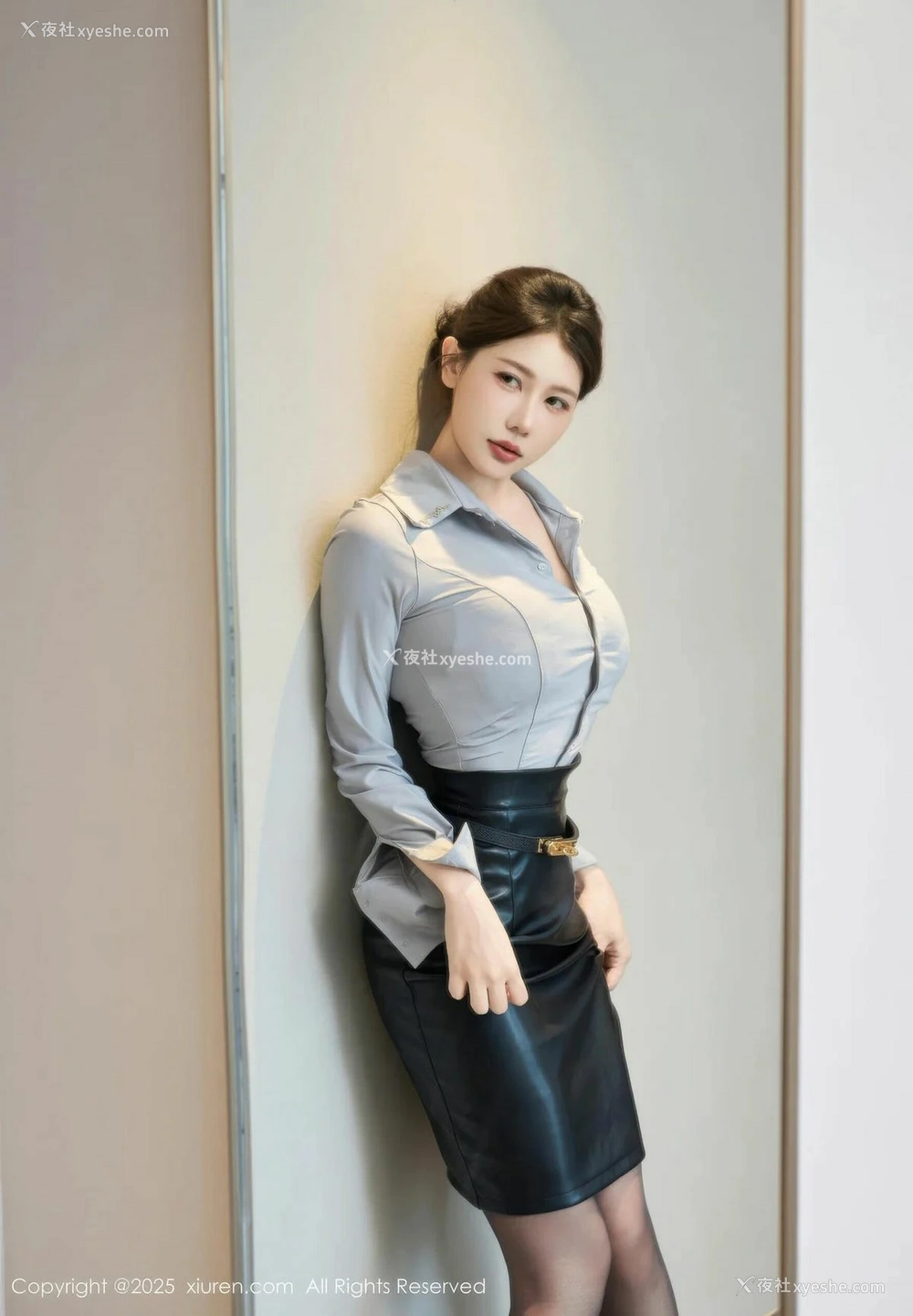 1P - [XiuRen秀人网] No.10604 尹甜甜 [81P]
