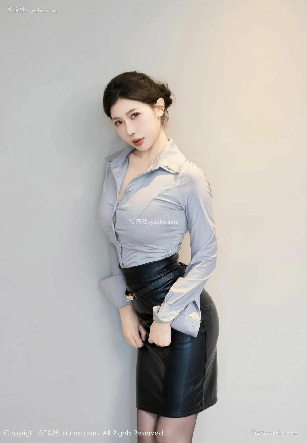 1P - [XiuRen秀人网] No.10604 尹甜甜 [81P]