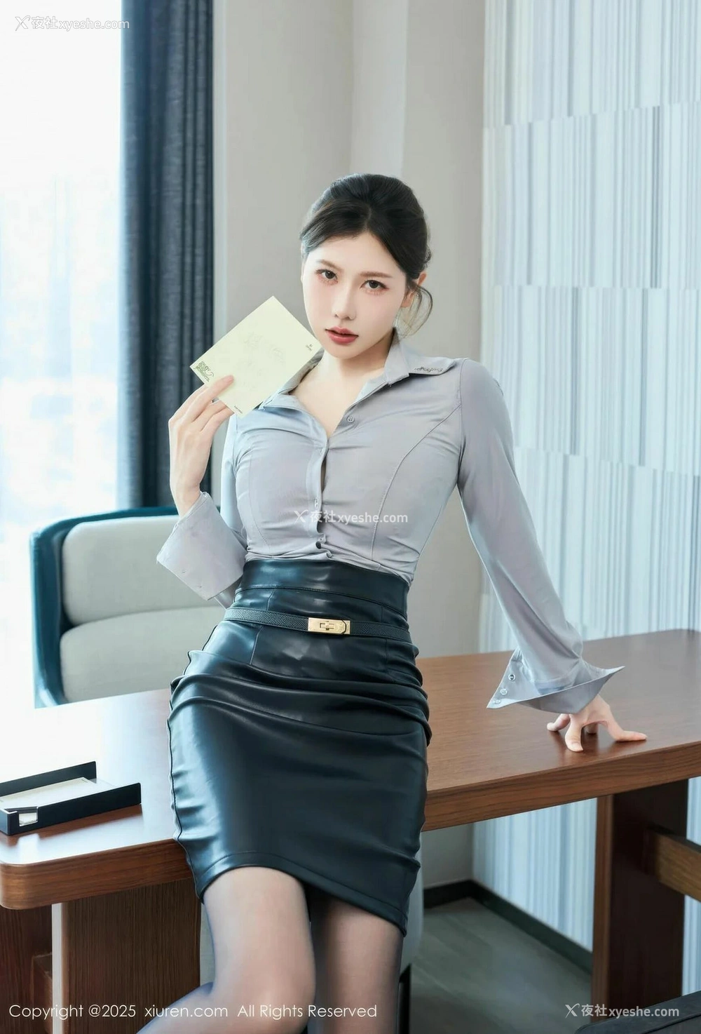 1P - [XiuRen秀人网] No.10604 尹甜甜 [81P]