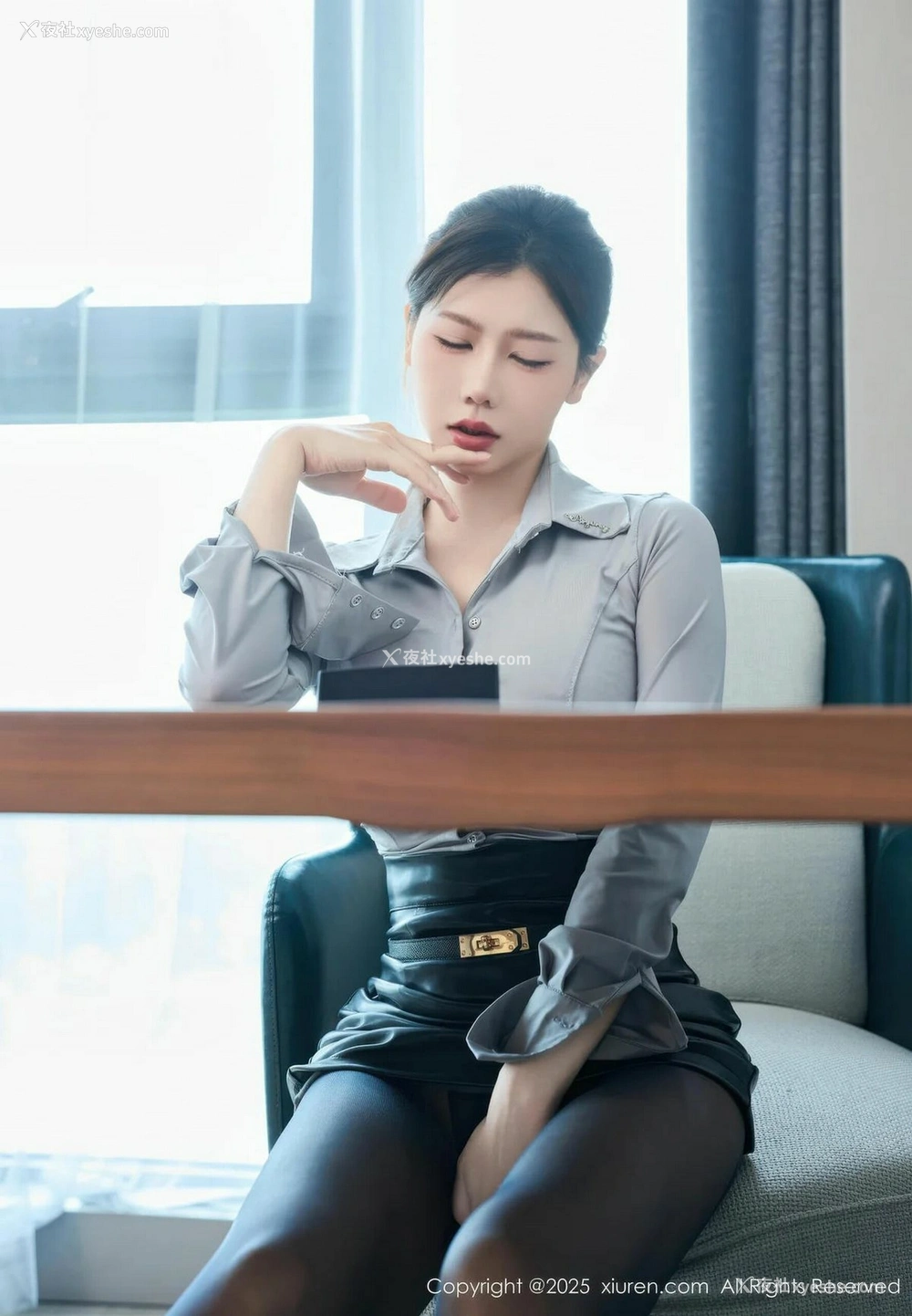 1P - [XiuRen秀人网] No.10604 尹甜甜 [81P]