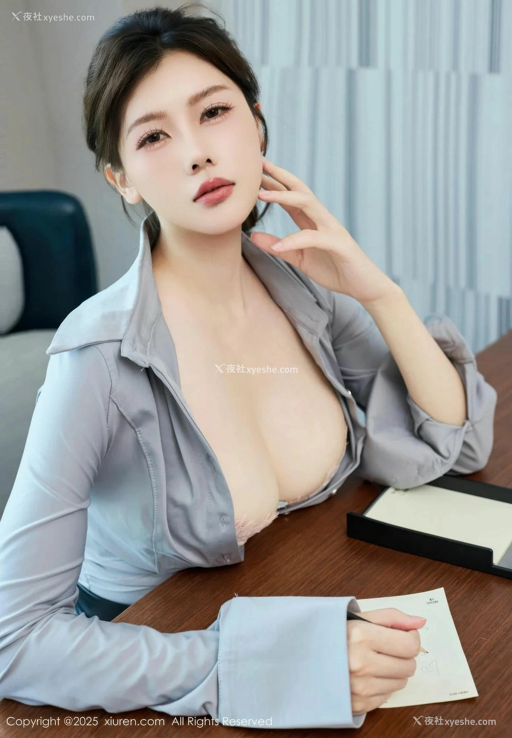1P - [XiuRen秀人网] No.10604 尹甜甜 [81P]
