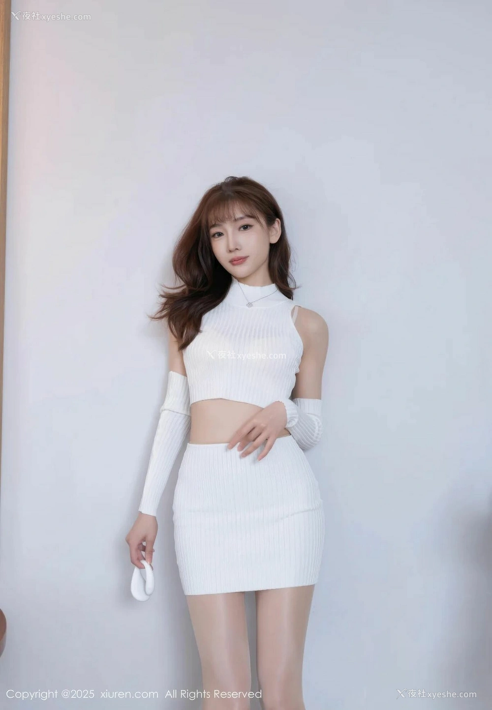 1P - [XiuRen秀人网] No.10608 陆萱萱 [81P]