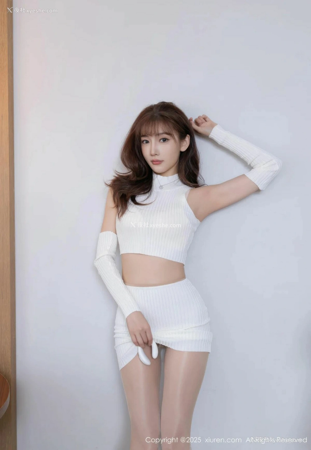 1P - [XiuRen秀人网] No.10608 陆萱萱 [81P]