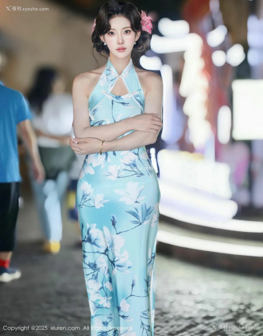 1P - [XiuRen秀人网] No.10594 梨霜儿 [83P]