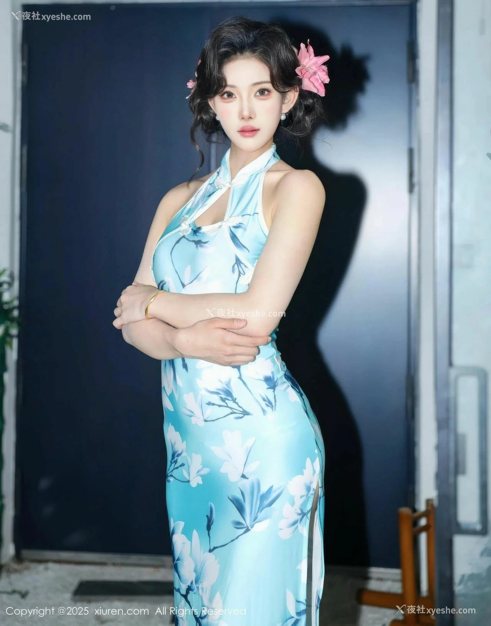 1P - [XiuRen秀人网] No.10594 梨霜儿 [83P]