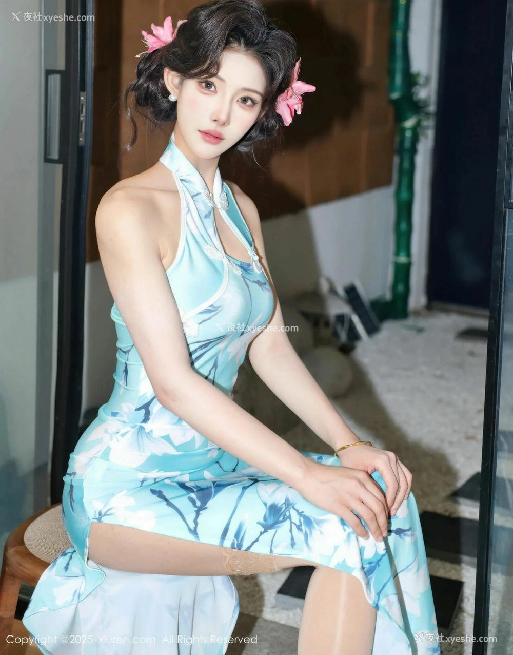 1P - [XiuRen秀人网] No.10594 梨霜儿 [83P]