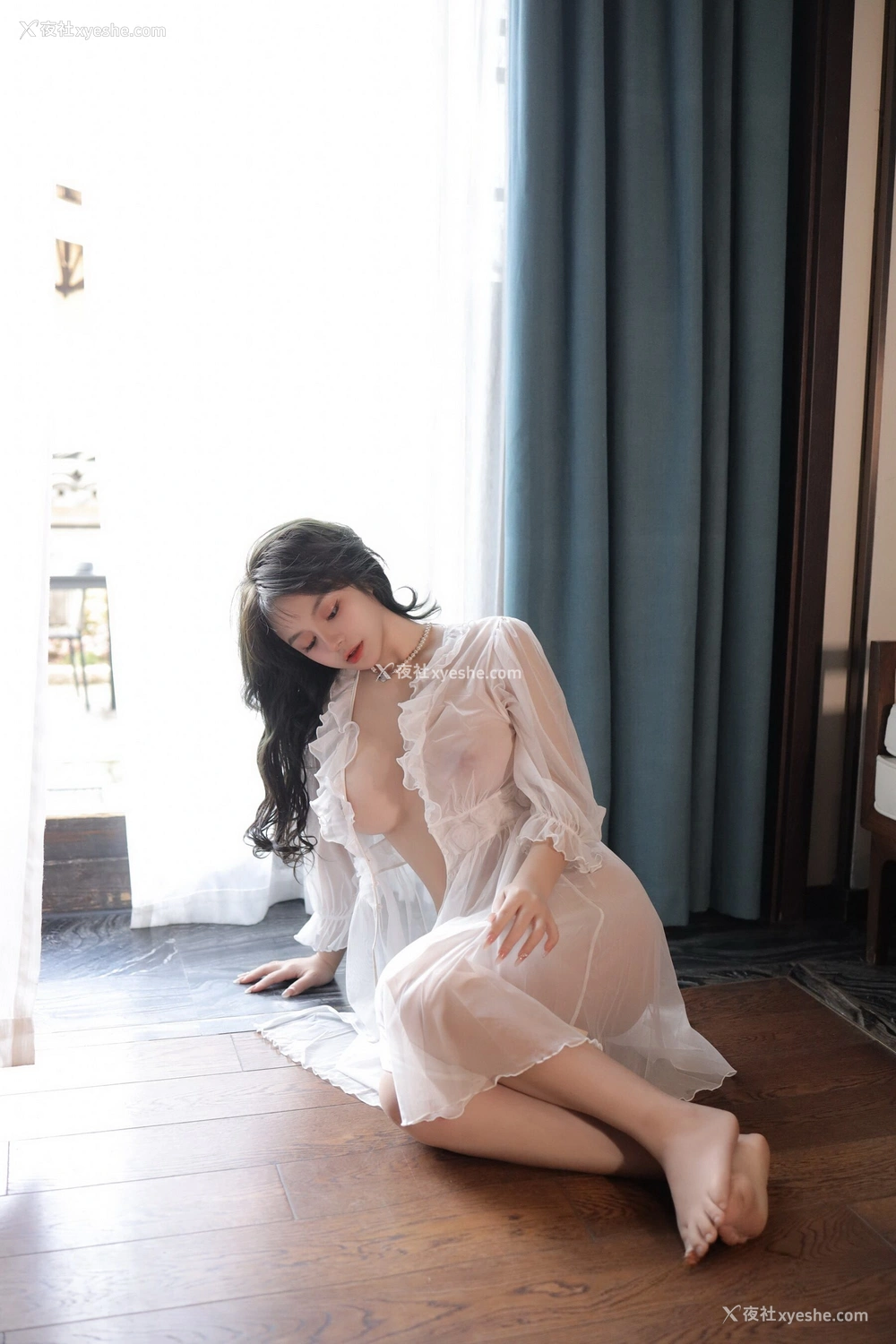 1P - 秀人网 新晋美模 沈思怡 – 超清无水印完整版《性感白色轻透情趣睡裙》 [74P]