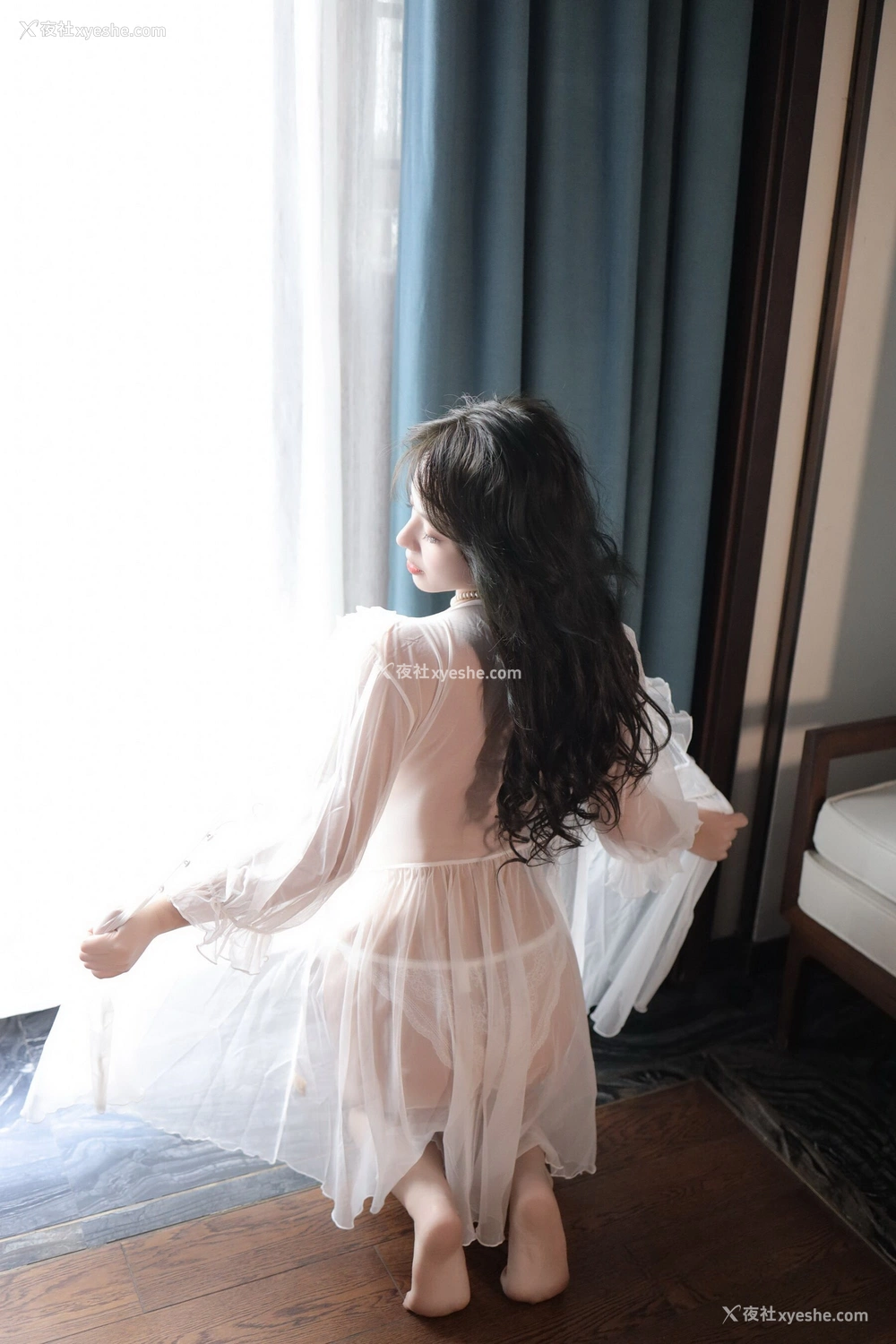 1P - 秀人网 新晋美模 沈思怡 – 超清无水印完整版《性感白色轻透情趣睡裙》 [74P]