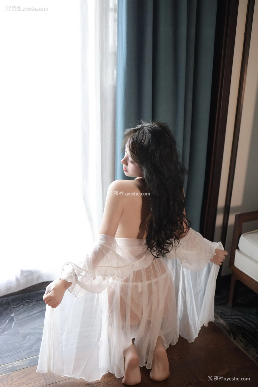 1P - 秀人网 新晋美模 沈思怡 – 超清无水印完整版《性感白色轻透情趣睡裙》 [74P]