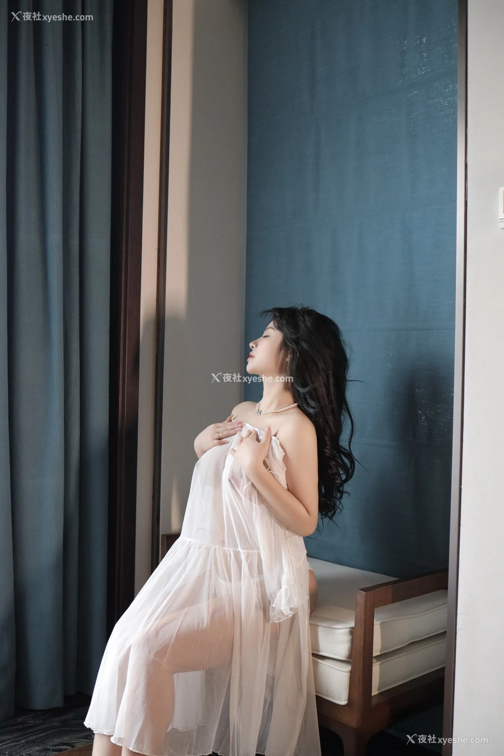 1P - 秀人网 新晋美模 沈思怡 – 超清无水印完整版《性感白色轻透情趣睡裙》 [74P]