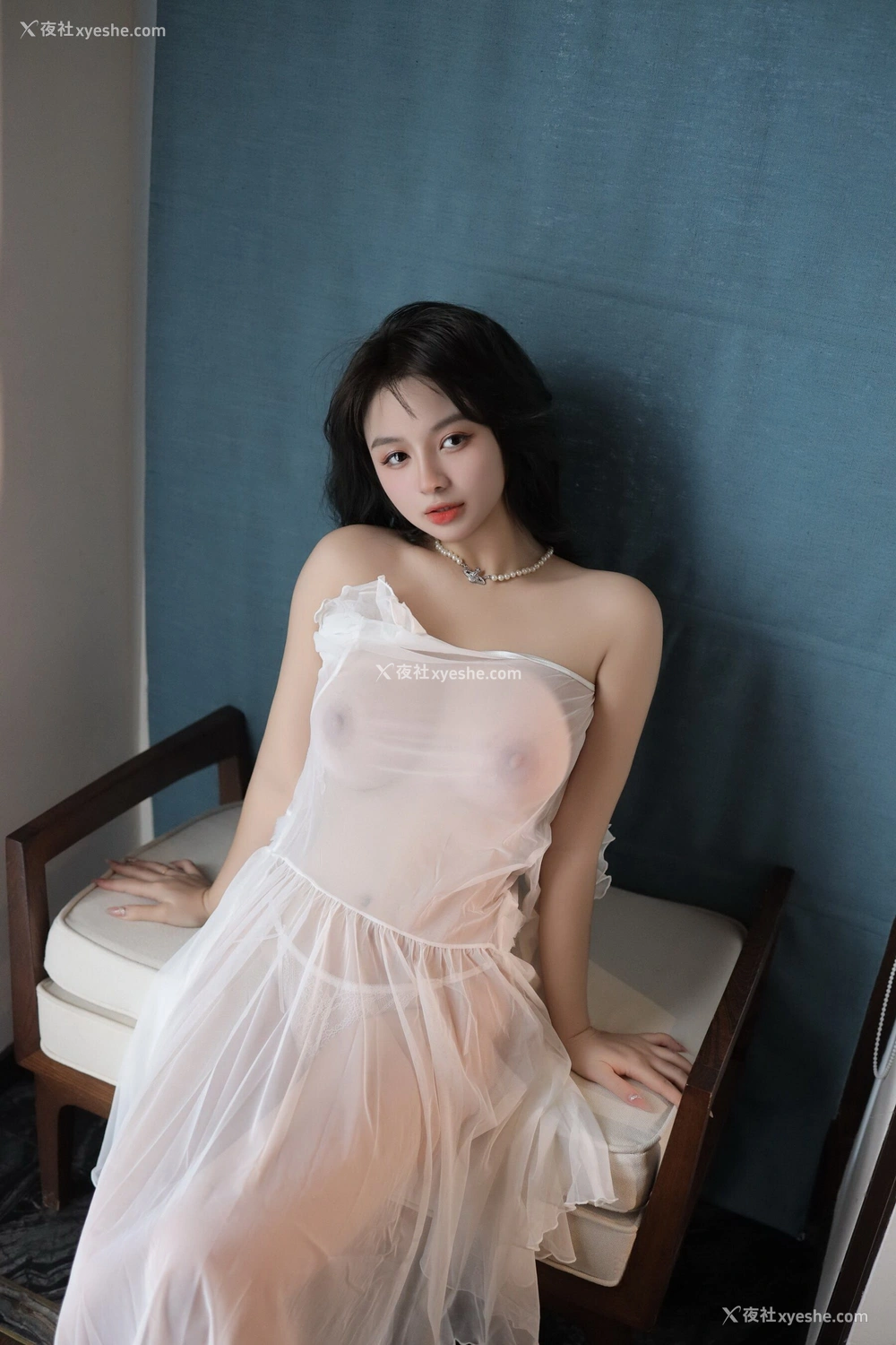 1P - 秀人网 新晋美模 沈思怡 – 超清无水印完整版《性感白色轻透情趣睡裙》 [74P]