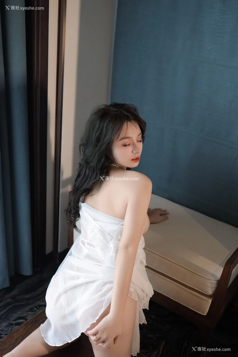 1P - 秀人网 新晋美模 沈思怡 – 超清无水印完整版《性感白色轻透情趣睡裙》 [74P]