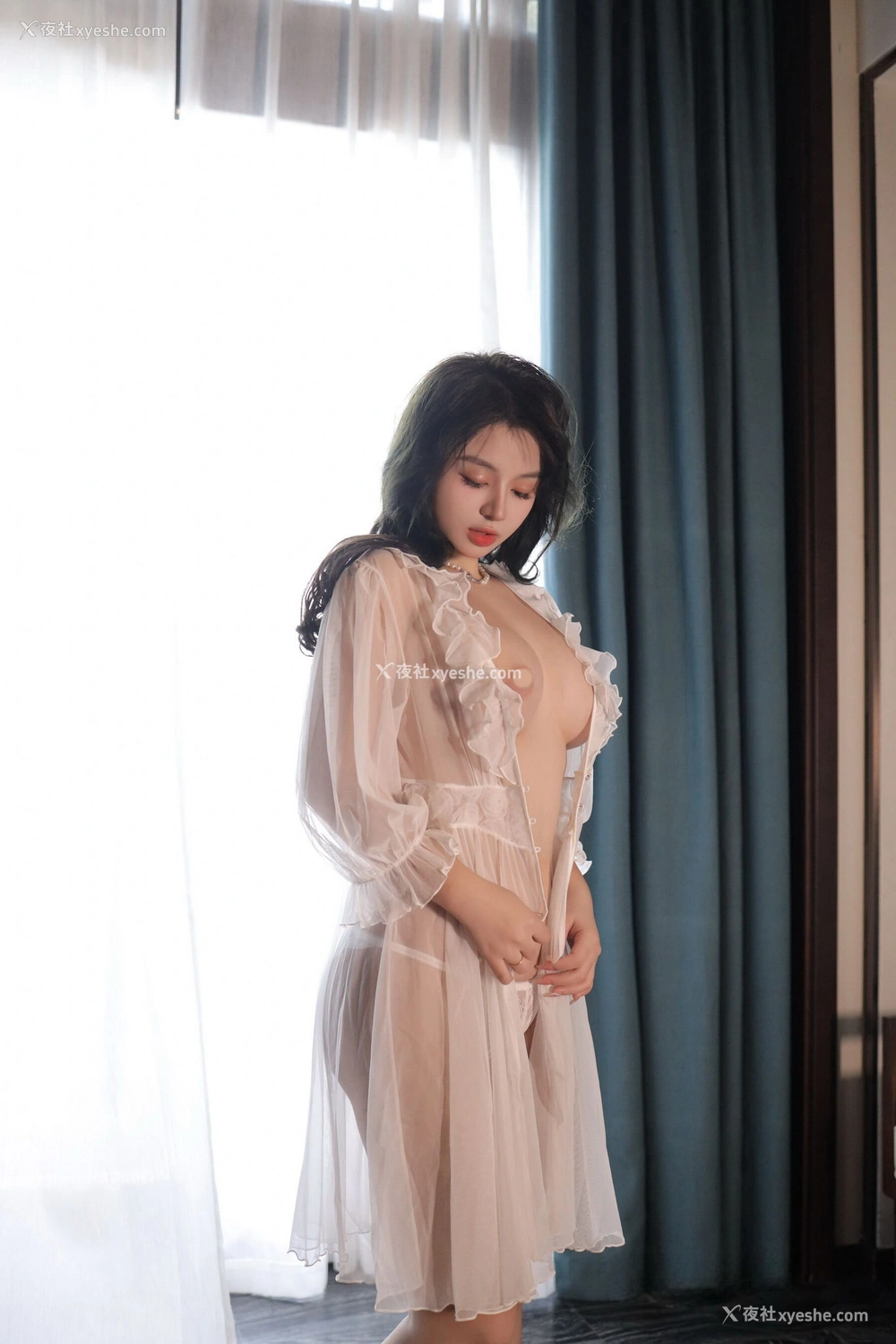 1P - 秀人网 新晋美模 沈思怡 – 超清无水印完整版《性感白色轻透情趣睡裙》 [74P]