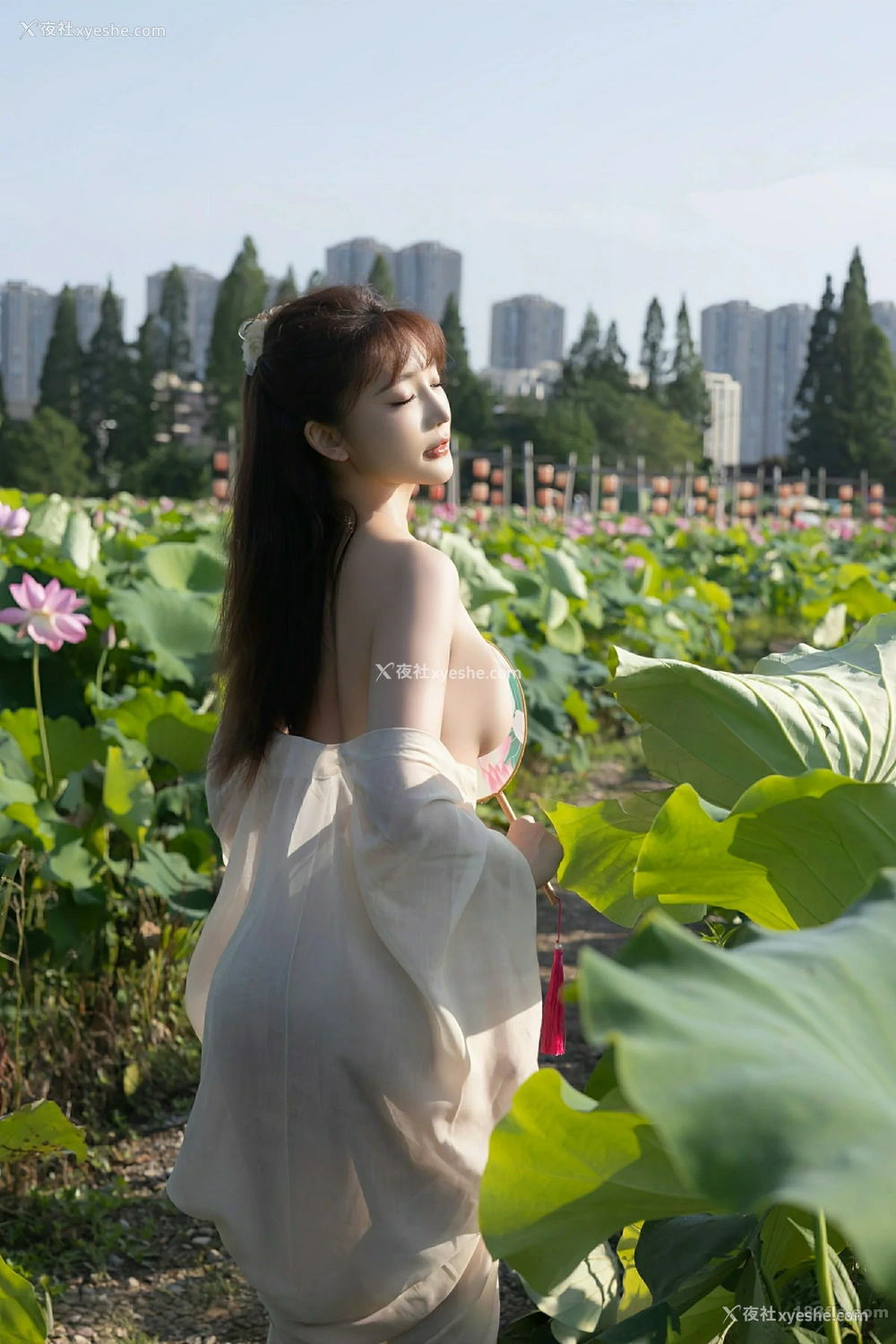 1P - [XIUREN秀人网] No.10630 陆萱萱