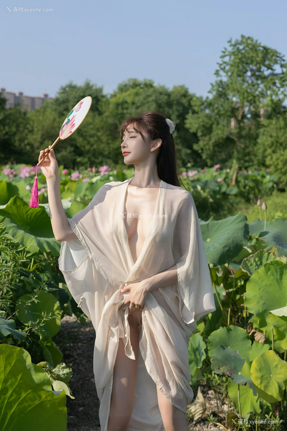 1P - [XIUREN秀人网] No.10630 陆萱萱