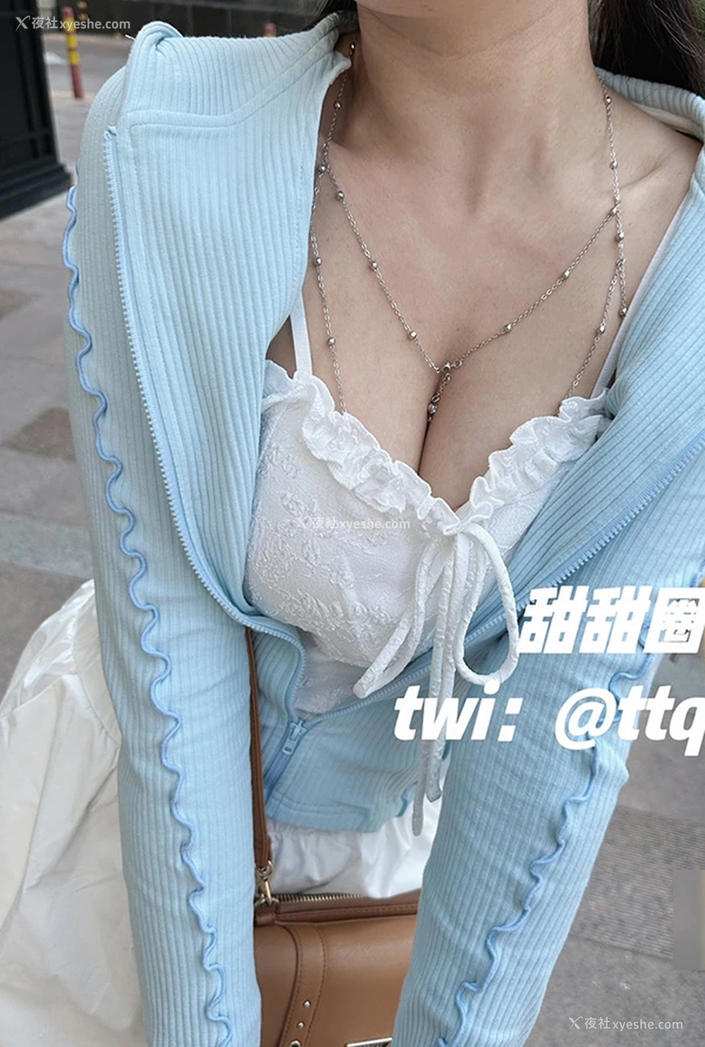 1P - 推特美女甜甜圈妩媚私拍正点无圣光图集