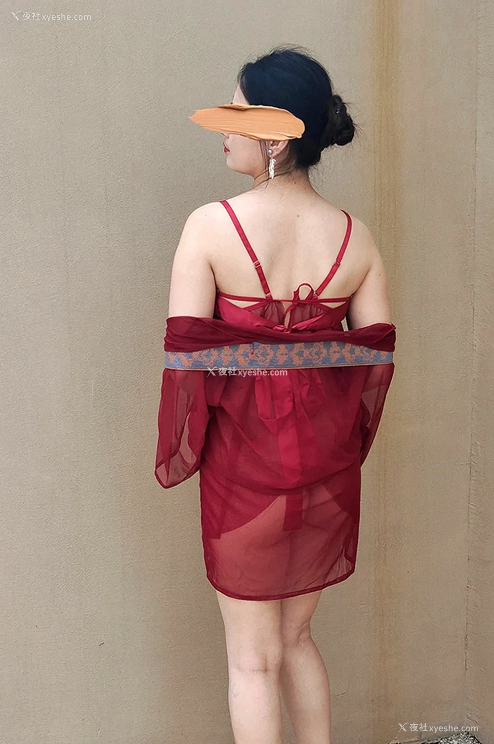 1P - 巨乳大奶淫妻@迷雾夫妻露出调教私拍福利