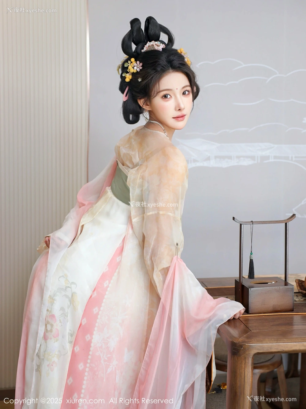 1P - [XIUREN秀人网] No.10645 梨霜儿