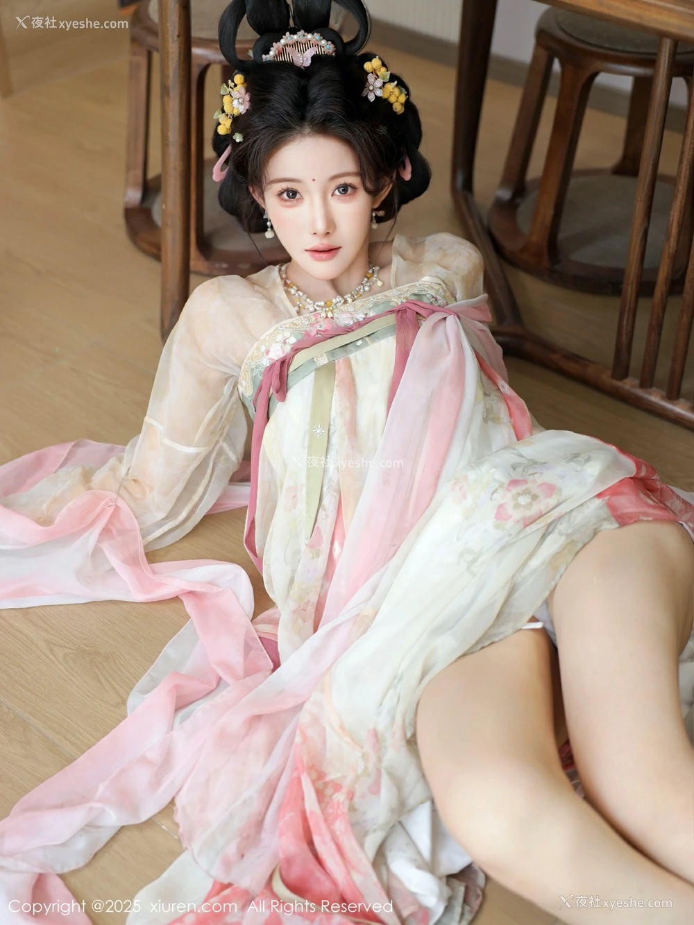1P - [XIUREN秀人网] No.10645 梨霜儿