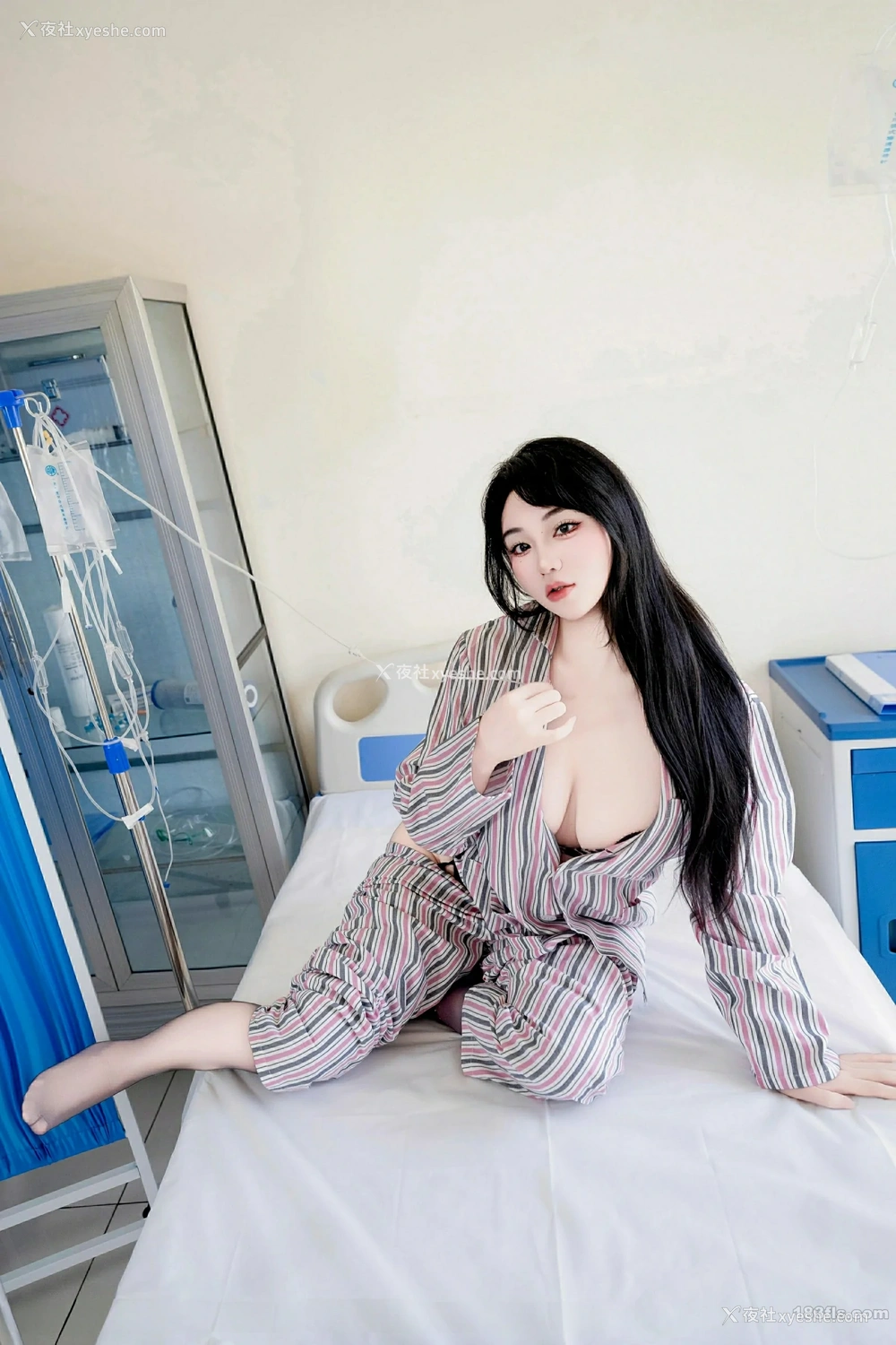 1P - [XIUREN秀人网] No.10648 汐汐爱吃草莓