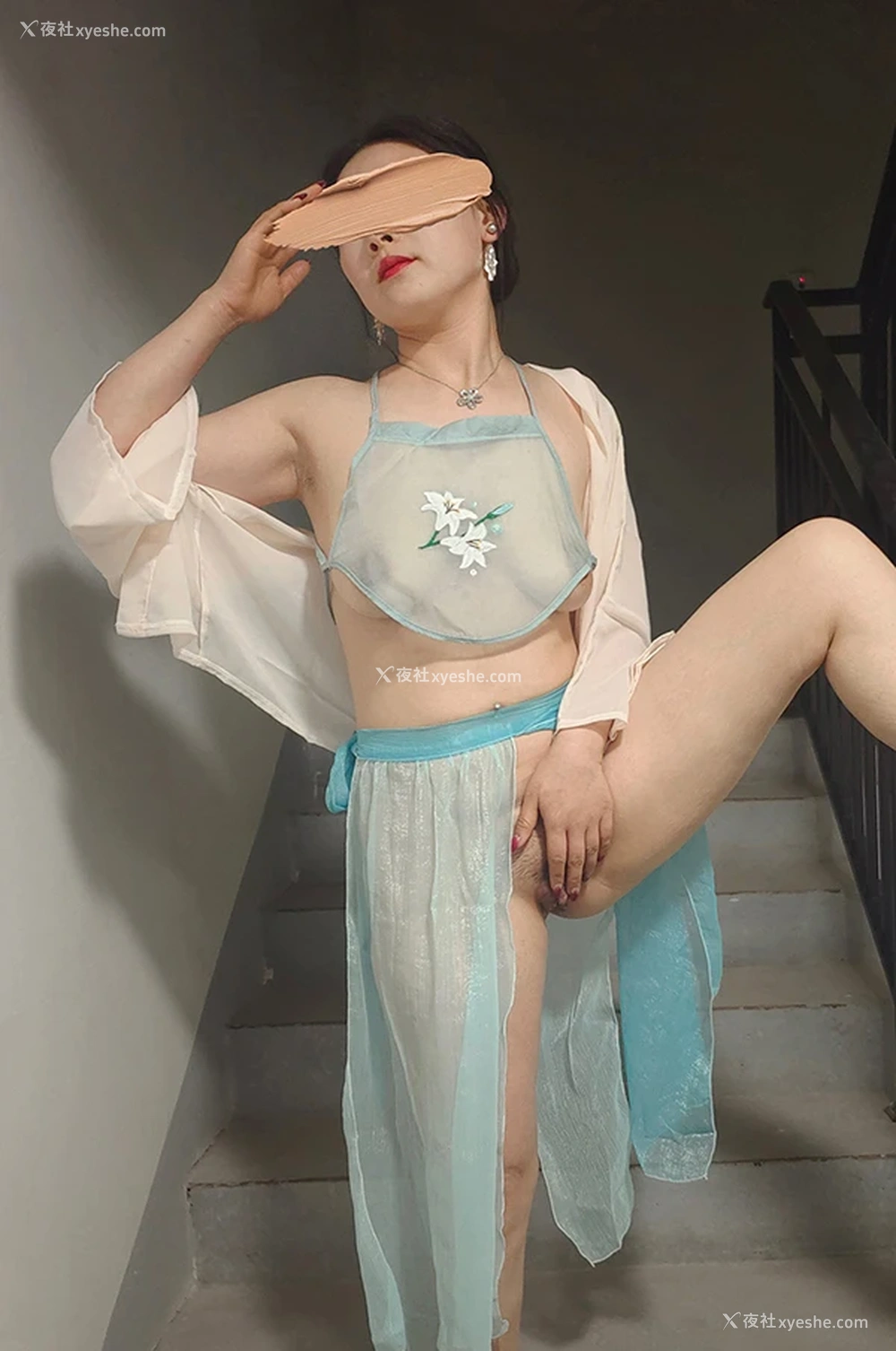 1P - 巨乳大奶淫妻@迷雾夫妻露出调教私拍福利2