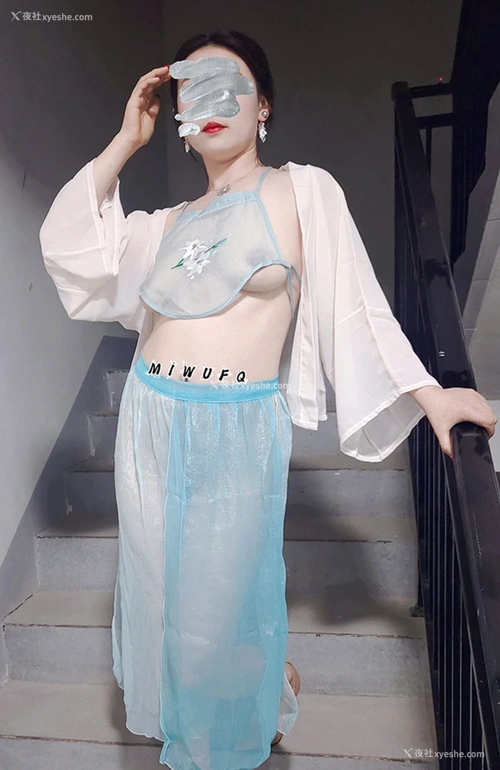 1P - 巨乳大奶淫妻@迷雾夫妻露出调教私拍福利2