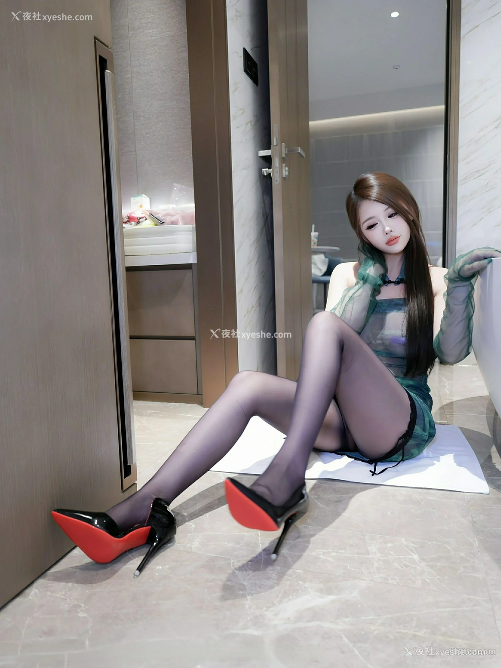 1P - [XIUREN秀人网] No.10660 甜妮